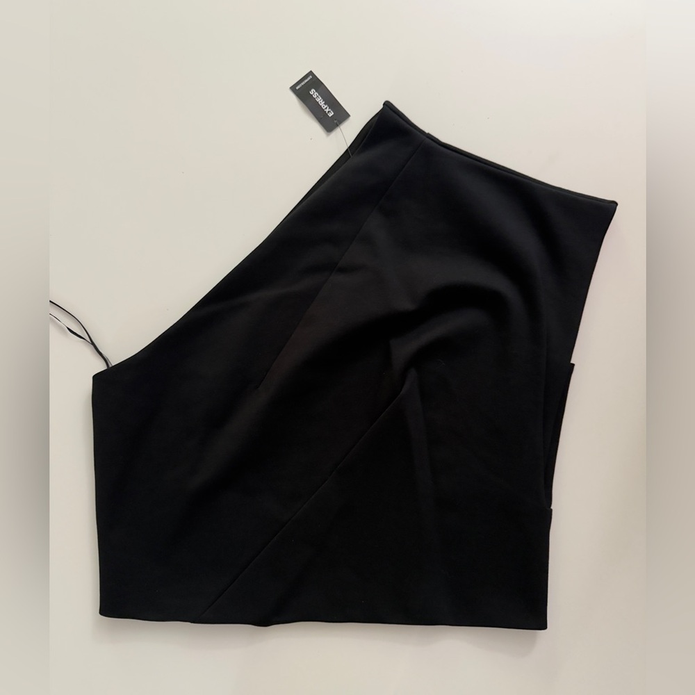 Express one shoulder structured top Large Size
